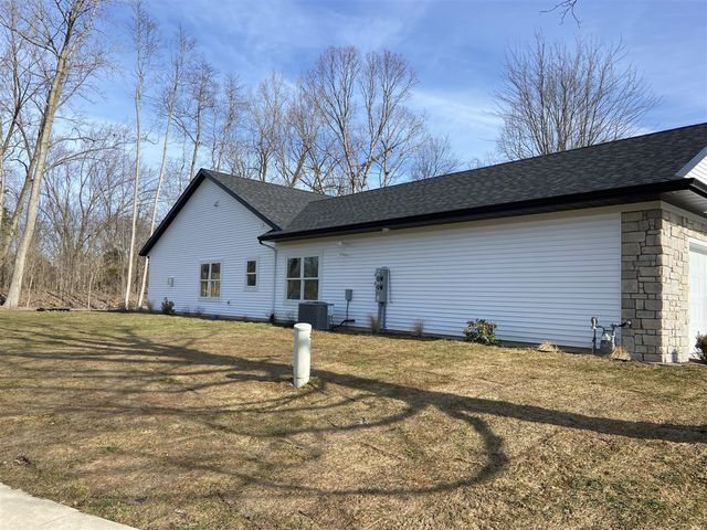 725 Violet Way, Saint Joseph, MI 49085