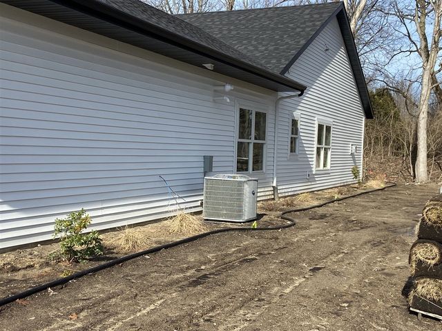 725 Violet Way, Saint Joseph, MI 49085