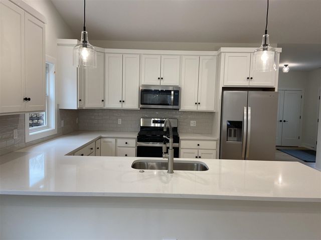 725 Violet Way, Saint Joseph, MI 49085