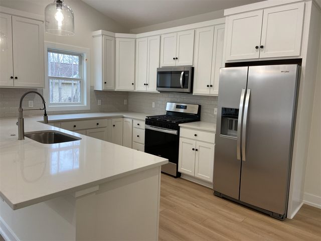 725 Violet Way, Saint Joseph, MI 49085