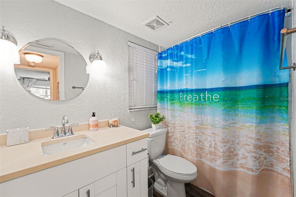 Image 16 of property listing at 17035 GULF BOULEVARD 214, St Petersburg, FL 33708