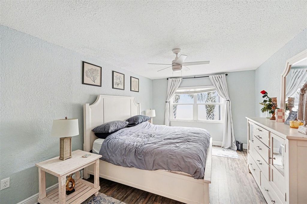 Image 22 of property listing at 17035 GULF BOULEVARD 214, St Petersburg, FL 33708