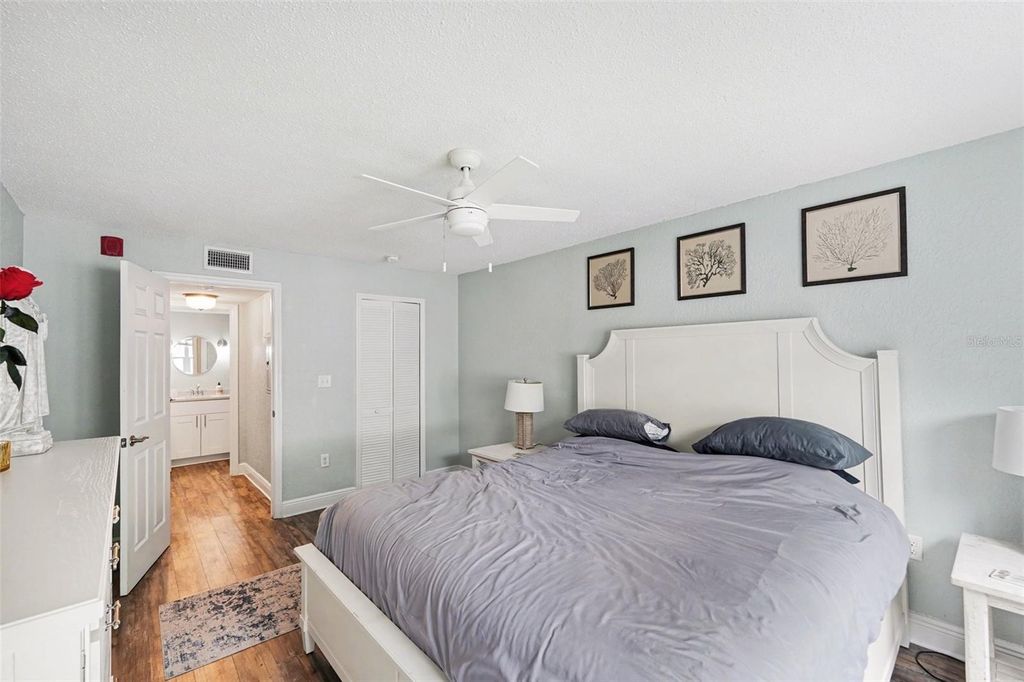 Image 24 of property listing at 17035 GULF BOULEVARD 214, St Petersburg, FL 33708