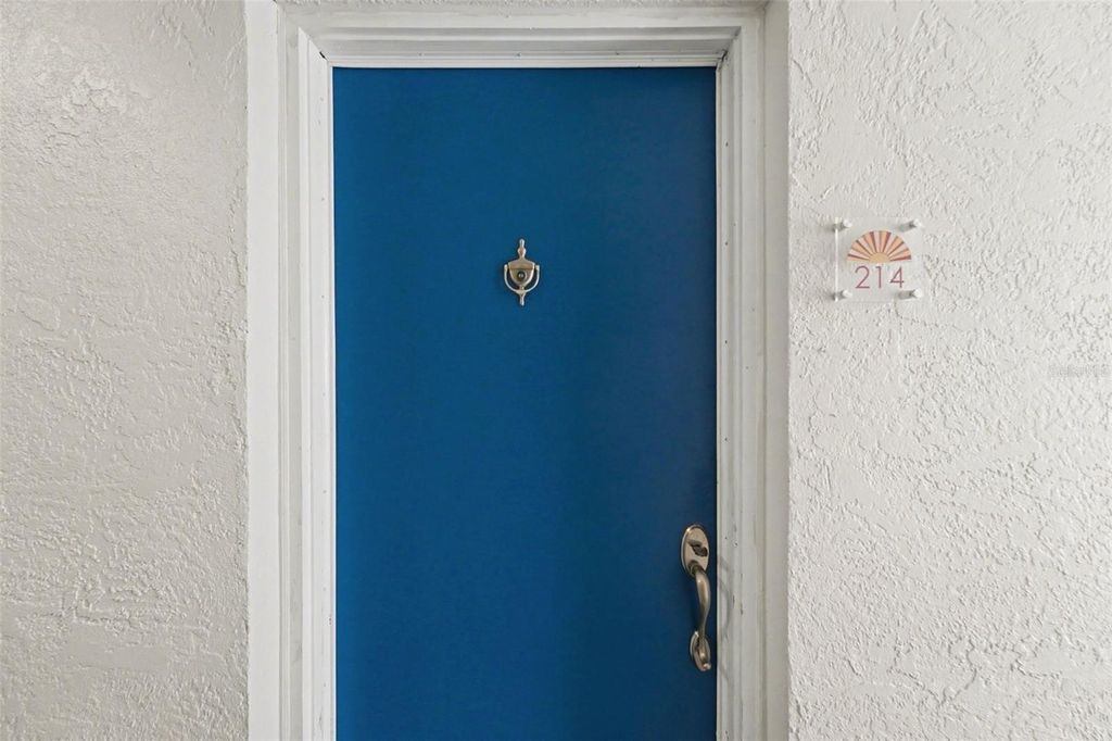 Image 4 of property listing at 17035 GULF BOULEVARD 214, St Petersburg, FL 33708