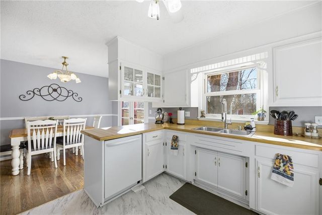 6018 Richards Drive, Shawnee, KS 66216