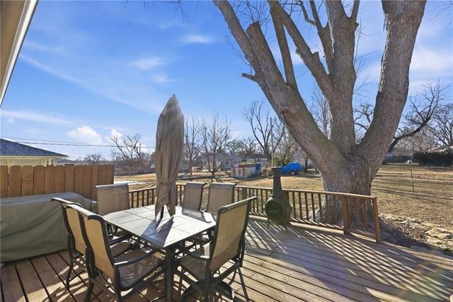 6018 Richards Drive, Shawnee, KS 66216