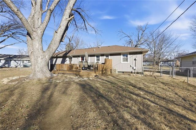 6018 Richards Drive, Shawnee, KS 66216