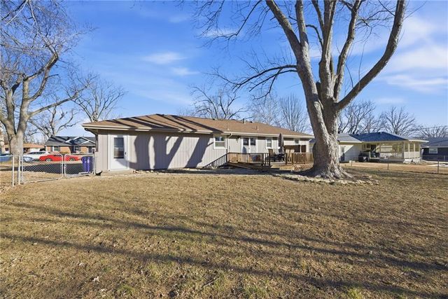 6018 Richards Drive, Shawnee, KS 66216