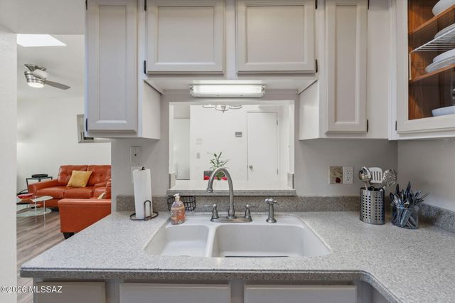 5931 E Sun County Boulevard, Tucson, AZ 85712