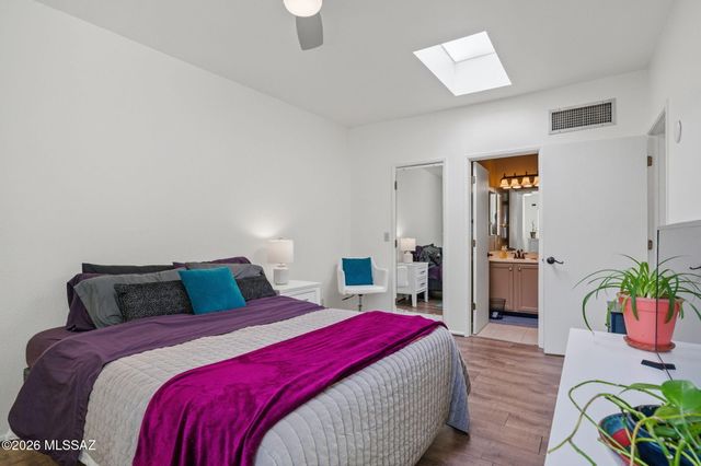 5931 E Sun County Boulevard, Tucson, AZ 85712