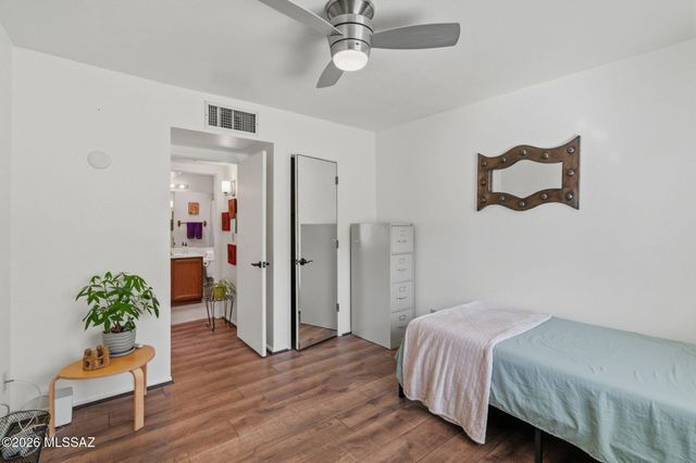 5931 E Sun County Boulevard, Tucson, AZ 85712