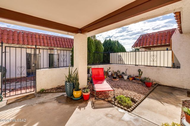 5931 E Sun County Boulevard, Tucson, AZ 85712