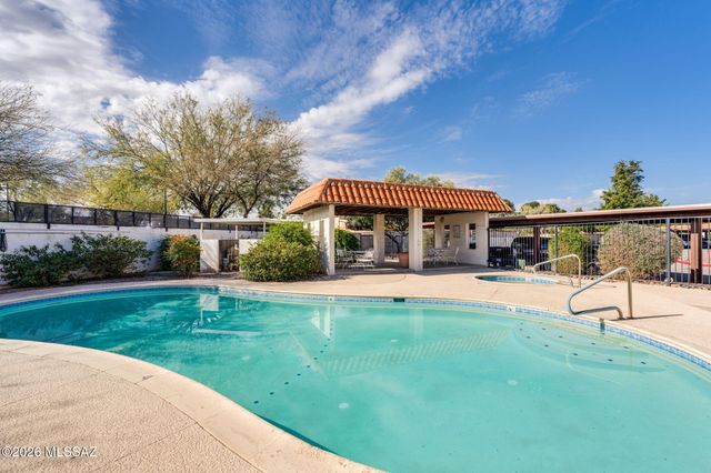 5931 E Sun County Boulevard, Tucson, AZ 85712