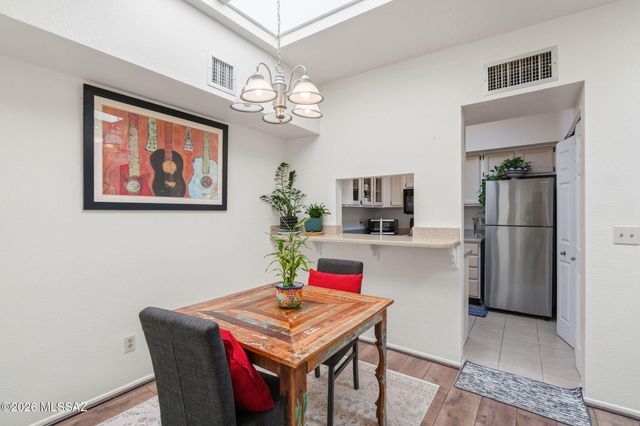 5931 E Sun County Boulevard, Tucson, AZ 85712