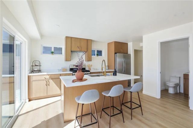 1614 W 214th Street, Torrance, CA 90501