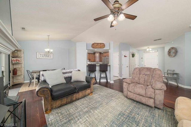 1841 Camden Forest Drive, Winston-salem, NC 27127