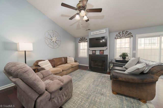 1841 Camden Forest Drive, Winston-salem, NC 27127