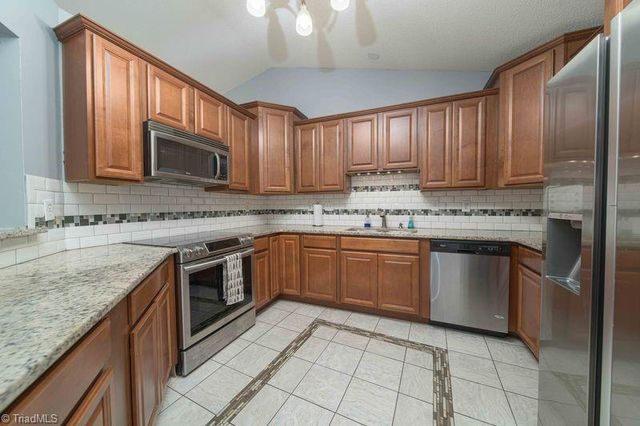 1841 Camden Forest Drive, Winston-salem, NC 27127