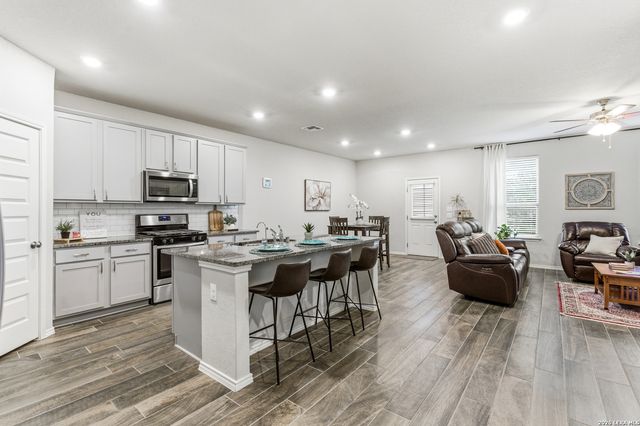 5050 Italica Rd, San Antonio, TX 78253