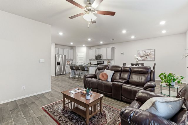5050 Italica Rd, San Antonio, TX 78253