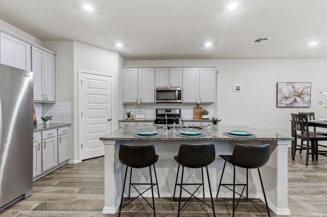 5050 Italica Rd, San Antonio, TX 78253
