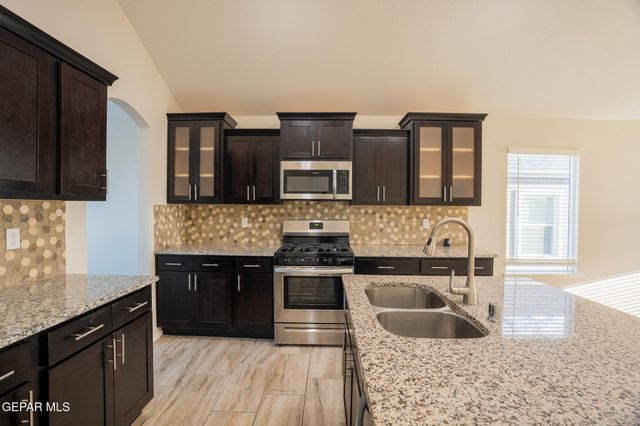1080 Summer Night Place, Horizon City, TX 79928
