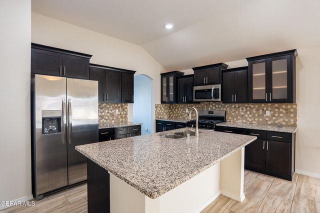1080 Summer Night Place, Horizon City, TX 79928