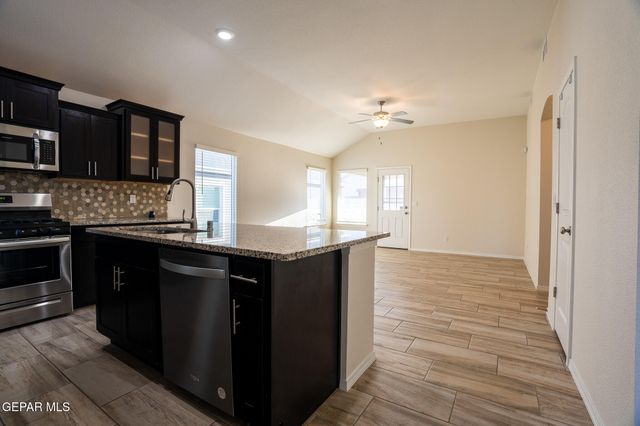 1080 Summer Night Place, Horizon City, TX 79928