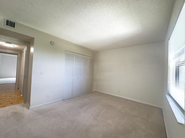 890 N FEDERAL Highway 409, Lantana, FL 33462