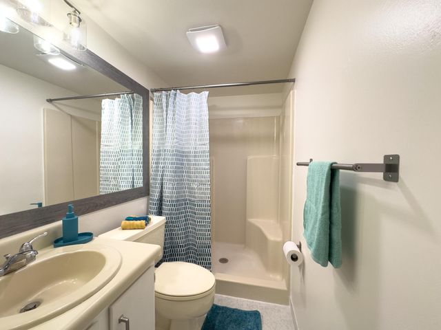 890 N FEDERAL Highway 409, Lantana, FL 33462