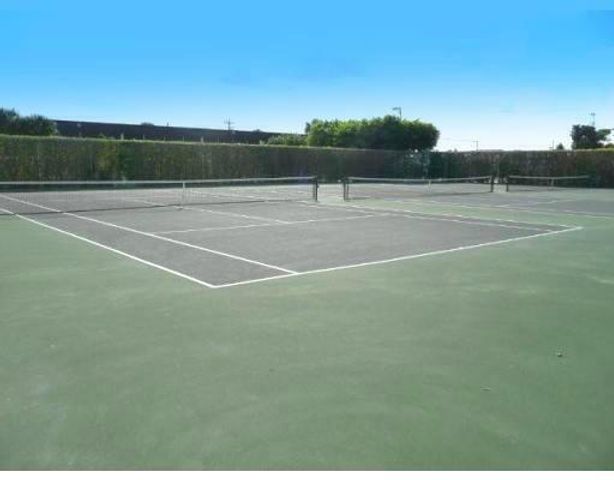 890 N FEDERAL Highway 409, Lantana, FL 33462