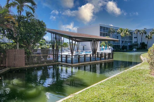 890 N FEDERAL Highway 409, Lantana, FL 33462
