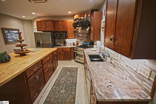 301 Cedar Creek Drive, Sunset, SC 29685