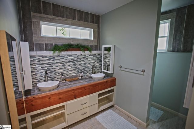 301 Cedar Creek Drive, Sunset, SC 29685