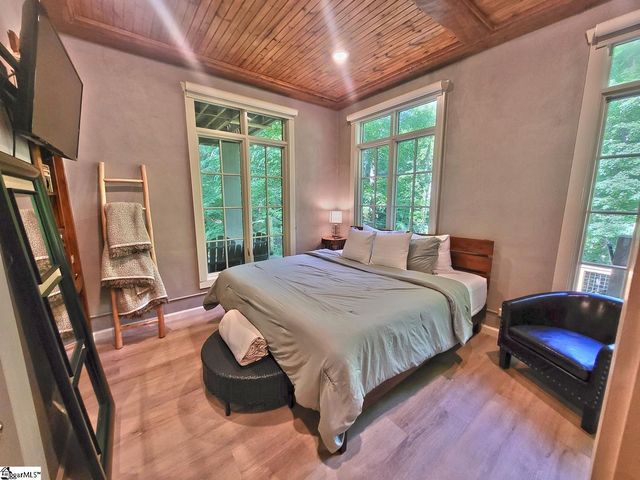 301 Cedar Creek Drive, Sunset, SC 29685