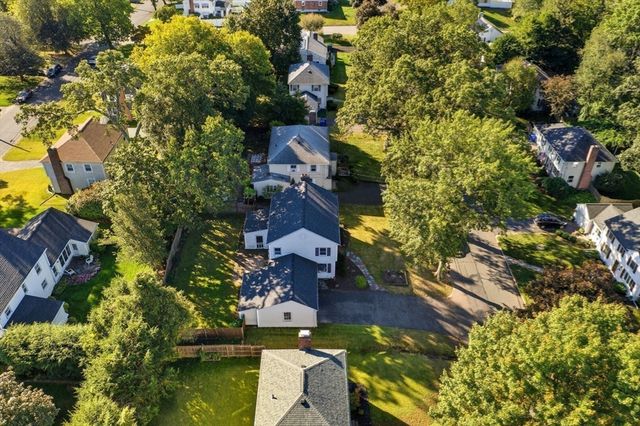 135 Dayton St, Springfield, MA 01118