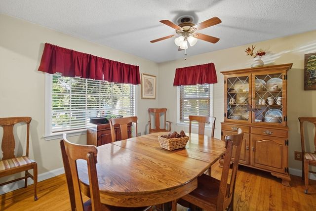 135 Dayton St, Springfield, MA 01118