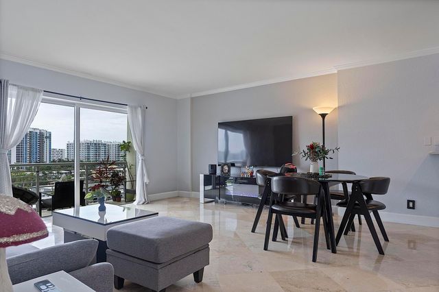 2900 NE 30th Street Apt 8j, Fort Lauderdale, FL 33306