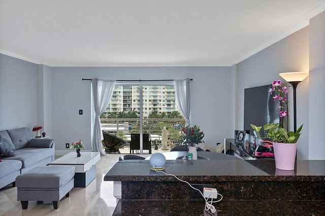 2900 NE 30th Street Apt 8j, Fort Lauderdale, FL 33306
