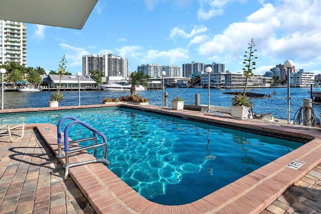2900 NE 30th Street Apt 8j, Fort Lauderdale, FL 33306