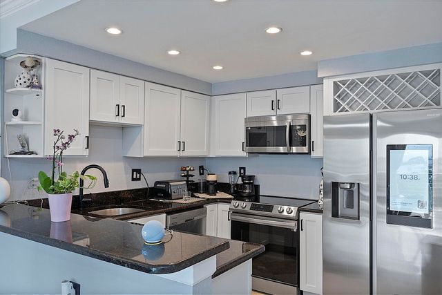 2900 NE 30th Street Apt 8j, Fort Lauderdale, FL 33306