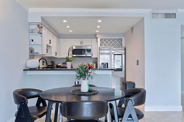 2900 NE 30th Street Apt 8j, Fort Lauderdale, FL 33306