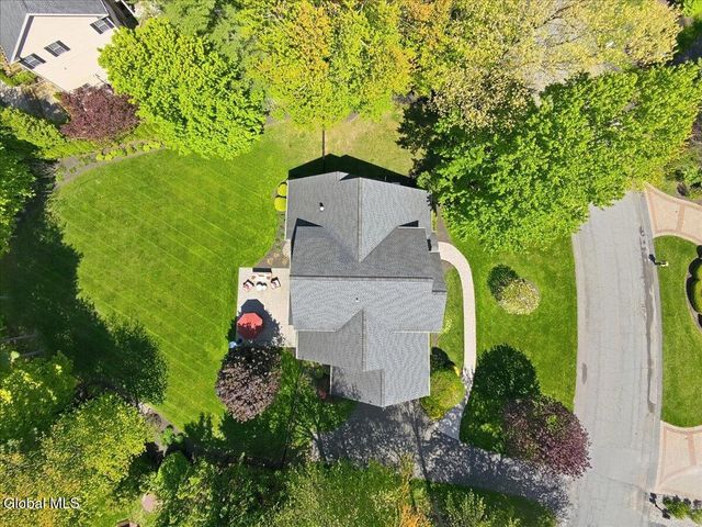 709 Waldens Pond Road, Guilderland, NY 12203