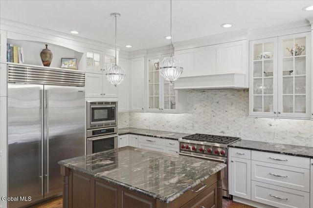 709 Waldens Pond Road, Guilderland, NY 12203