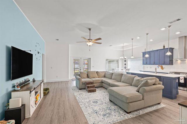 5623 Dunridge Dr, Pace, FL 32571