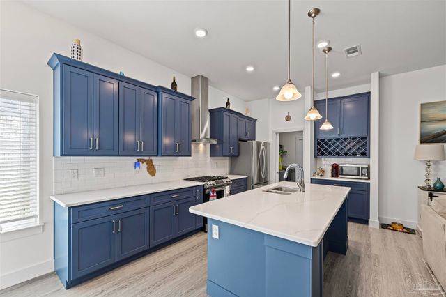 5623 Dunridge Dr, Pace, FL 32571