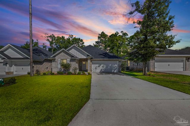 5623 Dunridge Dr, Pace, FL 32571