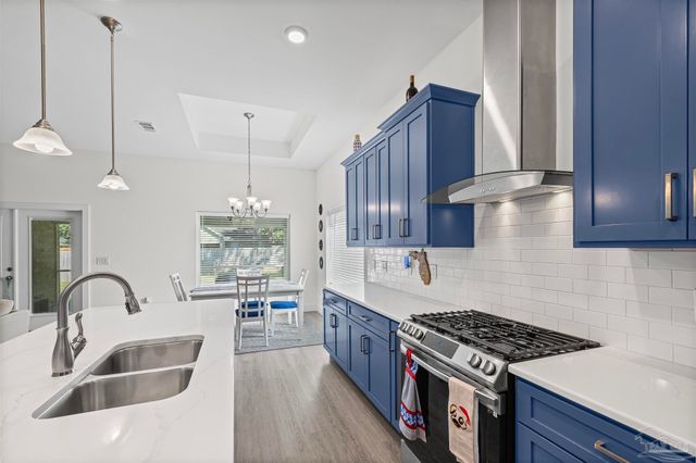 5623 Dunridge Dr, Pace, FL 32571