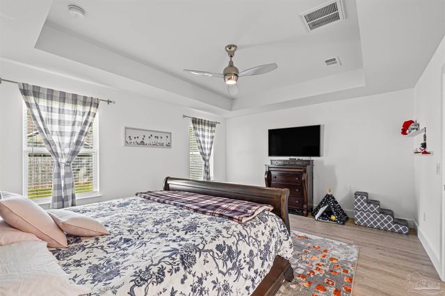 5623 Dunridge Dr, Pace, FL 32571