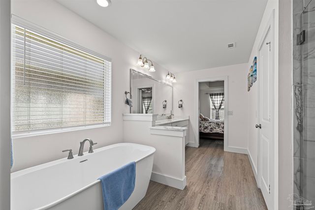 5623 Dunridge Dr, Pace, FL 32571